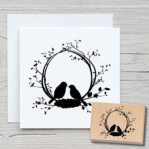 NEWSTAMPS Stempel Vogelnest Motivstempel aus Holz & Gummi zum Karten und Geschenke basteln, Holzstempel für Vögel, Scrapbook, Textilstempel, Deko, Freunde NEWSTAMPS Stempel Vogelnest Motivstempel aus Holz & Gummi zum Karten und Geschenke basteln, Holzstempel für Vögel, Scrapbook, Textilstempel, Deko, Freunde von NEWSTAMPS DIE STEMPELMACHER