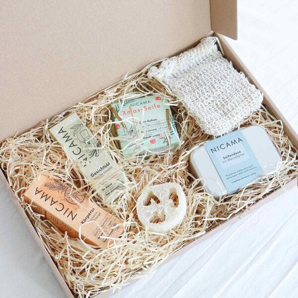 NICAMA Naturkosmetik Weihnachts-Bundle XL - Geschenkpaket mit Seife, Gesicht- & Körperöl und Zubehör - vegan & bio von NICAMA