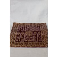 Kissenüberzug Aus Indien, Lila Mit Goldener Ornamentstickerei Und Pailletten, Handgenäht von NICOLEsSELECTION