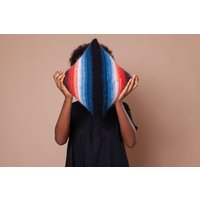 Kissen Mit Diagonalem Farbverlauf Kissen Mit Diagonalem Farbverlauf von NINAFUEHRER