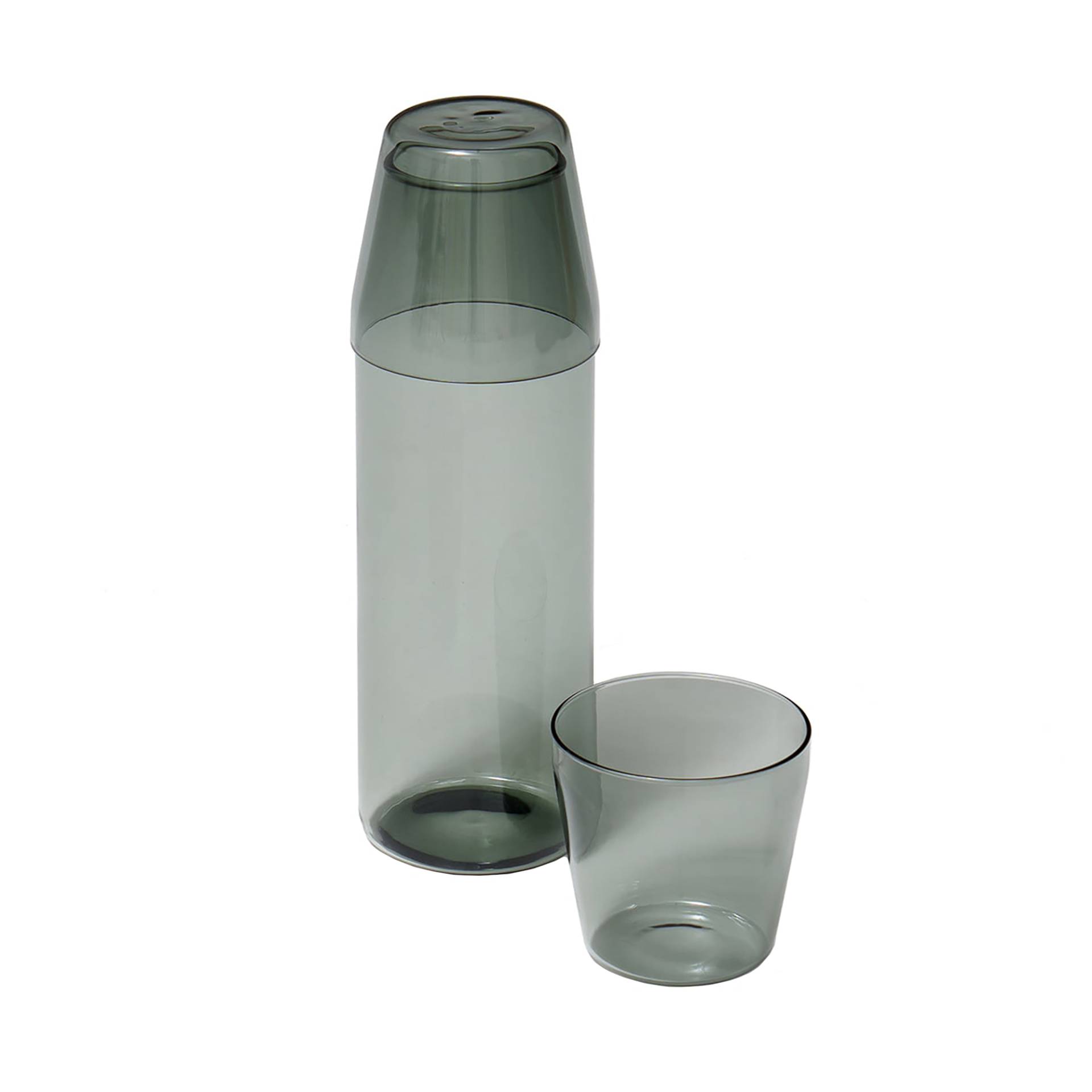 Nine - Milk Trinkglas 2er Set mit Karaffe - grau/Glas H x Ø 7,4x7,9cm/Karaffe H x Ø 23x7,5cm/spülmaschinenfest von Nine