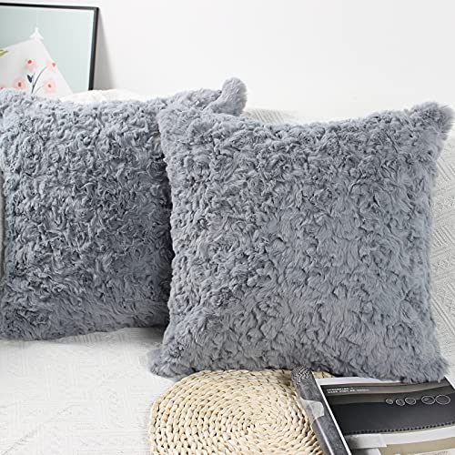 NIULAA Weich Plüsch Kissenbezug 50x50 2er Set Grau Deko Kissenbezüge Pelz Flauschig Kissenhülle Luxus Zierkissen Sofakissen Kunstfell Kissen für Sofa Wohnzimmer Schlafzimmer von NIULAA