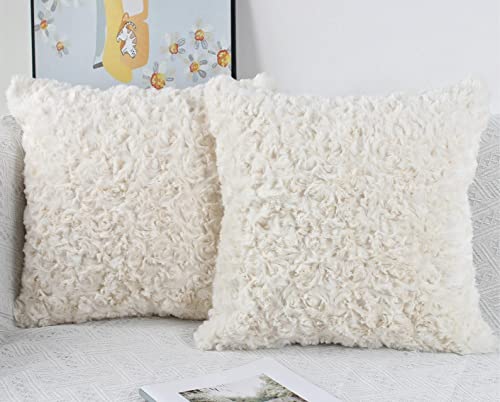 NIULAA Weich Plüsch Kissenbezug 45x45 2er Set Creme Deko Kissenbezüge Pelz Flauschig Kissenhülle Luxus Zierkissen Sofakissen Kunstfell Kissen für Sofa Wohnzimmer Schlafzimmer von NIULAA