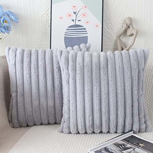 NIULAA Silber Grau Kissenbezug 40x40 2er Set Flauschig Plüsch Deko Kissenbezüge Weich Gestreift Pelz Kissenhülle Dekokissen Sofakissenbezug Luxus Sofakissen Zierkissenbezüge Wohnzimmer Sofa von NIULAA