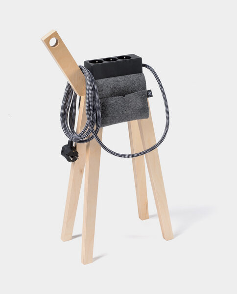 NJUSTUDIO Stromer Strompferd – flexibler Stromspender auf Beinen von NJUSTUDIO