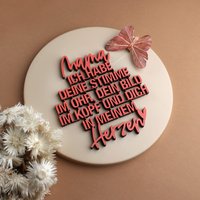 Mama Ich Habe Deine Stimme Im Ohr, Dein Bild Kopf Und Dich in Meinem Herzen - 3D Holzschriftzug Mama Ich Habe Deine Stimme Im Ohr, Dein Bild Kopf Und Dich in Meinem Herzen - 3D Holzschriftzug von NOGALLERY