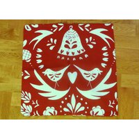 2015S Unbenöpfte Ikea Of Sweden Baumwolle Johanna Skånmyr Design Kissenbezug Mit Großen Weißen Vogel Motiven Auf Dunkelbraunem Bodenfarbe von NORDICARTCURTAINS