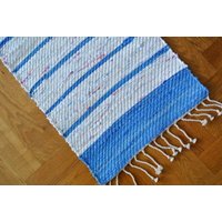 Exellent Gut Gemacht Vintage 1990Er Jahre Unbenutzt Dicker Handgefertigt Gewebter Baumwolle Rag Rug Tischdecke Läufer Mit Gestreiftem Muster in Blau Exellent Gut Gemacht Vintage 1990Er Jahre Unbenutzt Dicker Handgefertigt Gewebter Baumwolle Rag Rug Tischdecke Läufer Mit Gestreiftem Muster in Blau von NORDICARTLINENS
