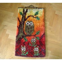 Exellently Well Done Rechteckig Handgemacht Handknot Vintage 1960Er Jahre Multicolor Eule Auf Ast Design Motiv Rya Technik Wandbehang von NORDICARTLINENS