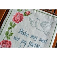 Exellently Well Done Vintage 1980Er Jahre Unbenöpft Handgemacht Hellknochen Gelb Aida Baumwolle Kreuzstich Vogel/ Blumen Motiv Stickerei Wandbehang Exellently Well Done Vintage 1980Er Jahre Unbenöpft Handgemacht Hellknochen Gelb Aida Baumwolle Kreuzstich Vogel/ Blumen Motiv Stickerei Wandbehang von NORDICARTLINENS
