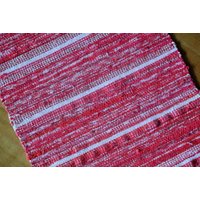 Gut Gemacht Handgemachte Jahrgang Der 1980Er Jahre Handgewebte Rot/Weiß Baumwolle Flickenteppich Tischdecke Läufer Mit Streifenmuster Gut Gemacht Handgemachte Jahrgang Der 1980Er Jahre Handgewebte Rot/Weiß Baumwolle Flickenteppich Tischdecke Läufer Mit Streifenmuster von NORDICARTLINENS