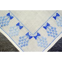 Herrvorragend Gut Gemacht Jahrgang 1970 Flache Naht Handstickerei Tablet/Tischdecke B Konv Brautstrauß Blumenmotiv in Blauer Farbe von NORDICARTLINENS