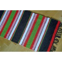 Lange Gut Gemacht Vintage 1980Er Dicker Handgewebter Wolle Tischdecke Läufer Mit Streifenmuster in Weihnachten Rot/Grün Braun Bonewhite Farben Lange Gut Gemacht Vintage 1980Er Dicker Handgewebter Wolle Tischdecke Läufer Mit Streifenmuster in Weihnachten Rot/Grün Braun Bonewhite Farben von NORDICARTLINENS