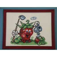 Lustige Vintage 1980S Rechteckige Handstickerei Kinder Cartoon Motiv Wandbehang Mit Dunkelrotem Holzrahmen Lustige Vintage 1980S Rechteckige Handstickerei Kinder Cartoon Motiv Wandbehang Mit Dunkelrotem Holzrahmen von NORDICARTLINENS
