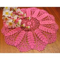 Schöne Gelungene Vintage 1980Er Jahre Runde Handarbeit Häkeln Starke Rosa Dünne Baumwolle Garn Kreis Motiv Muster Tablet-Tischdecke von NORDICARTLINENS