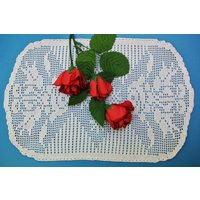 Schöne Kleine Exellently Well Done Vintage 1950Er Jahre Handgemachte Gehäkelte Gedreht Schimmernde Weiße Baumwollgarn Tablet Tischdecke Mit Schöne Kleine Exellently Well Done Vintage 1950Er Jahre Handgemachte Gehäkelte Gedreht Schimmernde Weiße Baumwollgarn Tablet Tischdecke Mit von NORDICARTLINENS