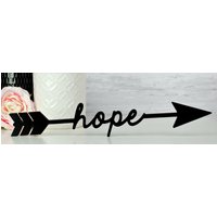 Holz 3D-Motiv "Pfeil Mit Dem Wort Hope" Spitze Nach Rechts in Farbe Holz 3D-Motiv "Pfeil Mit Dem Wort Hope" Spitze Nach Rechts in Farbe von NORDKindDekoStore