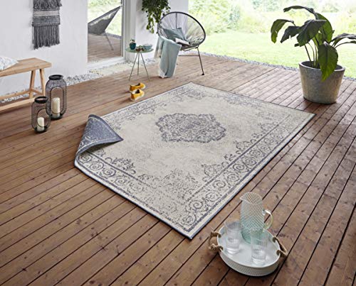 NORTHRUGS In- und Outdoor Teppich Cebu 120x170cm - Wendeteppich Wetterfest Orientalisches Vintage Design Läufer für Balkon Terrasse Garten Wintergarten Wohnzimmerteppich Wasserfest in Blau Creme NORTHRUGS In- und Outdoor Teppich Cebu 120x170cm - Wendeteppich Wetterfest Orientalisches Vintage Design Läufer für Balkon Terrasse Garten Wintergarten Wohnzimmerteppich Wasserfest in Blau Creme von NORTHRUGS