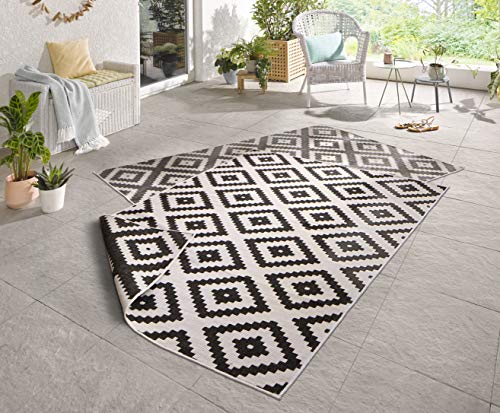 NORTHRUGS In- und Outdoor Teppich Malta 160x230cm - Wendeteppich Wetterfest Modernes Geometrisches Muster für Balkon Terrasse Garten Wintergarten Küche Wohnzimmerteppich Wasserfest in Schwarz Creme von NORTHRUGS