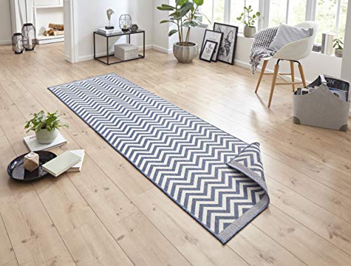 NORTHRUGS In- und Outdoor Teppich Palma 80x350cm - Wendeteppich Wetterfest Modernes Design Zick-Zack Muster Läufer für Balkon Terrasse Garten Wintergarten Wohnzimmerteppich Wasserfest in Blau Creme von NORTHRUGS