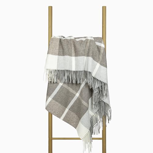 Merino Wolldecke 140x200 – Weiche Merino Decke mit 10% Kaschmir – Luxuriöse Schafwolldecke mit Tasseln – Warme Wolldecke für Sofa, Bett & Outdoor – Stylish Weiche Kuscheldecke - Nostra Wolldecken von NOSTRA SINCE 1991