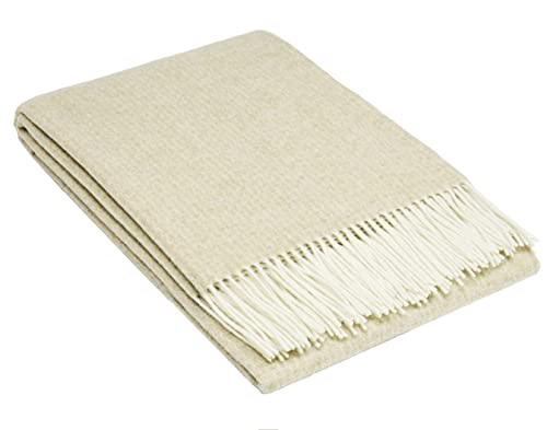 Nostra Andora Tagesdecke 140x200 | Weiche Merino Wolldecke mit 10% Kaschmir | Warme Sofa Kuscheldecke in Sand | Merino Decke für Couch & Sofa | Couchdecke mit Tasseln von NOSTRA SINCE 1991