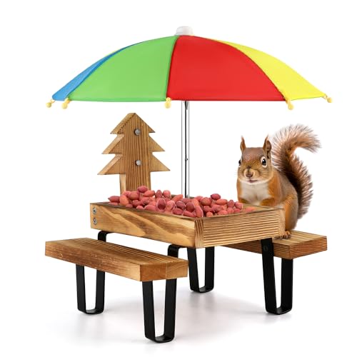 NQEUEPN Eichhörnchen Futtertisch mit Regenschirm, Hölzerner Eichhörnchen Picknicktisch Futterspender mit Maiskolbenhalter von NQEUEPN