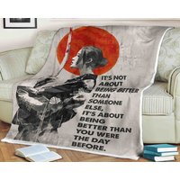 Samurai Decke Geht Es Nicht Darum Besser Zu Sein Als Jemand Anderes Man Am Tag Zuvor von NQNGA