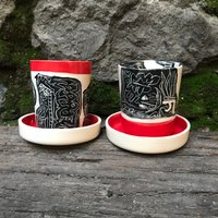 Einzigartiges Handgemachtes Sgraffito-Keramikbecher-Set - Keramikglas Steingut Kaffee Tee Becher Sgraffito Tasse Geschenk Urlaub von NUAtelierStudio