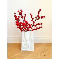 Beerenzweig Rot I Handgefilzter Zweig Dekoration Blumenstrauß von NachaInterior
