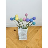 Deko Blumen Aus Filz I Osterdeko Handgefilzter Zweig Dekoration Blumenstrauß Frühlingsblüher von NachaInterior