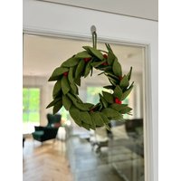Weihnachten Türkranz I Mistelzweig Rote Beeren Aus Filz Handgemacht Weihnachtsdeko Kranz Indoor Deko Filzkranz von NachaInterior