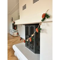 Weihnachtsgirlande Tannenzapfen Aus Filz I Zapfen Weihnachtsdeko Kiefernzapfen Girlande Winterdeko Herbstdeko von NachaInterior