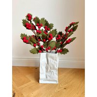 Weihnachtszweig I Deko Ast Weihnachten Beerenzweig Rot Handgefilzter Zweig Dekoration Blumenstrauß von NachaInterior