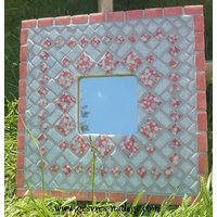 Spiegel Glas Emaill Mosaik Grau Blau Rot Koralle Druck Stoff Patchwork von NadMosaicCeramic