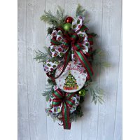 Weihnachtsgirlande, Wandbehang in Rot Und Grün, Weihnachtsgirlande Mit Festlichem Weihnachtsschild von Nadiascraftycorner