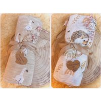 Musselindecke Baby Xl Musselintuch Aus Bambus Und Baumwolle Motiv Gans Oder Igel Mit Regenbogen Musselindecke Baby Xl Musselintuch Aus Bambus Und Baumwolle Motiv Gans Oder Igel Mit Regenbogen von NadinesRegenbogen