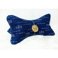 Leseknochen Knochenkissen Keilkissen Nackenkissen Nackenrolle Nackenhörnchen Kissen Papierschiffchen #19# Leseknochen Knochenkissen Keilkissen Nackenkissen Nackenrolle Nackenhörnchen Kissen Papierschiffchen #19# von NaehstuebchenJasalu