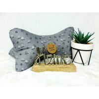 Leseknochen Knochenkissen Lesekissen Nackenkissen Blumen Grau Weiß #19# Leseknochen Knochenkissen Lesekissen Nackenkissen Blumen Grau Weiß #19# von NaehstuebchenJasalu