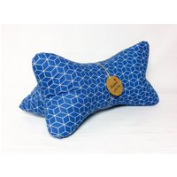 Leseknochen Knochenkissen Lesekissen Nackenkissen Graphisch Blau Weiß #16# Leseknochen Knochenkissen Lesekissen Nackenkissen Graphisch Blau Weiß #16# von NaehstuebchenJasalu