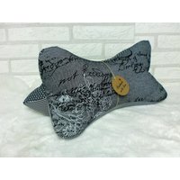 Leseknochen Knochenkissen Lesekissen Nackenkissen Grau Schwarz #17# Leseknochen Knochenkissen Lesekissen Nackenkissen Grau Schwarz #17# von NaehstuebchenJasalu