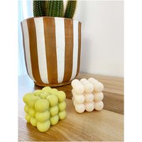 Bubble Candles - Vegan Handgemachte Kerzen Aus Sojawachs in Verschiedenen Farben Und Düften Bubble Candles - Vegan Handgemachte Kerzen Aus Sojawachs in Verschiedenen Farben Und Düften von Nafayette
