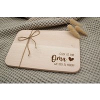 Holzbrettchen | Geschenk Großeltern Frühstücksbrett Opa Oma Vesperbrett Familie Schneidebrett Pate Weihnachtsgeschenk Holzbrettchen | Geschenk Großeltern Frühstücksbrett Opa Oma Vesperbrett Familie Schneidebrett Pate Weihnachtsgeschenk von NahinasLittleWorld