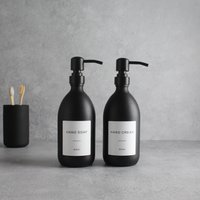 Handseife & Handcreme Mattschwarze Glasflasche 2Er-Set - Nachfüllbarer Spender Und Pumpe Mit Weißem Wasserdichtem Etikett | Umweltfreundlich von NamieHome
