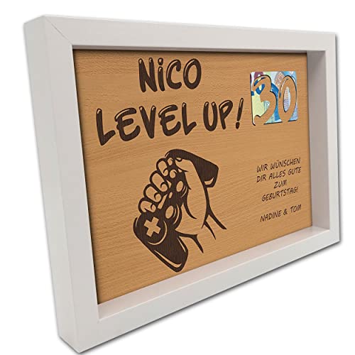 Namofactur Geldgeschenk Gaming Gamer I Geburtstagsgeschenk mit Personalisierung I Bilderrahmen und Geldverpackung I Jubiläum I Männer Frauen Freund Freundin I Geld Geschenk Namofactur Geldgeschenk Gaming Gamer I Geburtstagsgeschenk mit Personalisierung I Bilderrahmen und Geldverpackung I Jubiläum I Männer Frauen Freund Freundin I Geld Geschenk von Namofactur