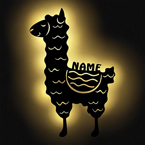 Lama Geschenke für Frauen Mädchen Kinder Nachtlicht Schlummerlicht Deko Figur Wand-Lampe Batteriebetrieben mit Namen personalisiert von Namofactur