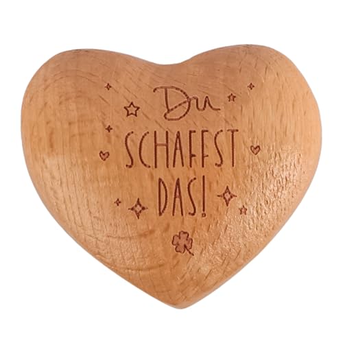 Namvo Handschmeichler Herz aus Holz mit Gravur Du schaffst das Motivationsgeschenk Mutmacher Charm Gute Besserung Geschenk Schutzengel für Familie und Freunde Namvo Handschmeichler Herz aus Holz mit Gravur Du schaffst das Motivationsgeschenk Mutmacher Charm Gute Besserung Geschenk Schutzengel für Familie und Freunde von Namvo