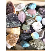 Edelstein Mix Überraschungstüte Mit Handgemachten Schmuck Starter Set Bunte Mischung Zufälliger Magic Crystal Überraschungsmix von NaniSanMalas