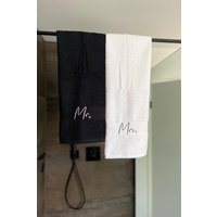 Handtuch Mr. & Mrs./50 X 100cm Hochzeit Flitterwochen Einzug Handtuch Mr. & Mrs./50 X 100cm Hochzeit Flitterwochen Einzug von NanniArtbyAnja
