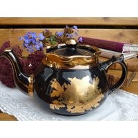 Antike Arthur Wood Mourning Teekanne, Schwarze Und Goldene Rosen Muster 4719 1954 Teekanne von NannyNelliesAttic
